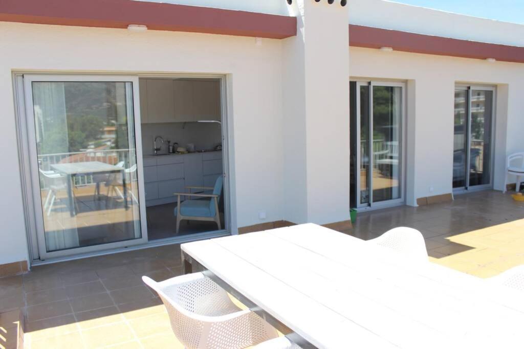 Beautiful Loft, Huge Sunny Terrace, View Over The Beach And Sea Rosas Exterior foto
