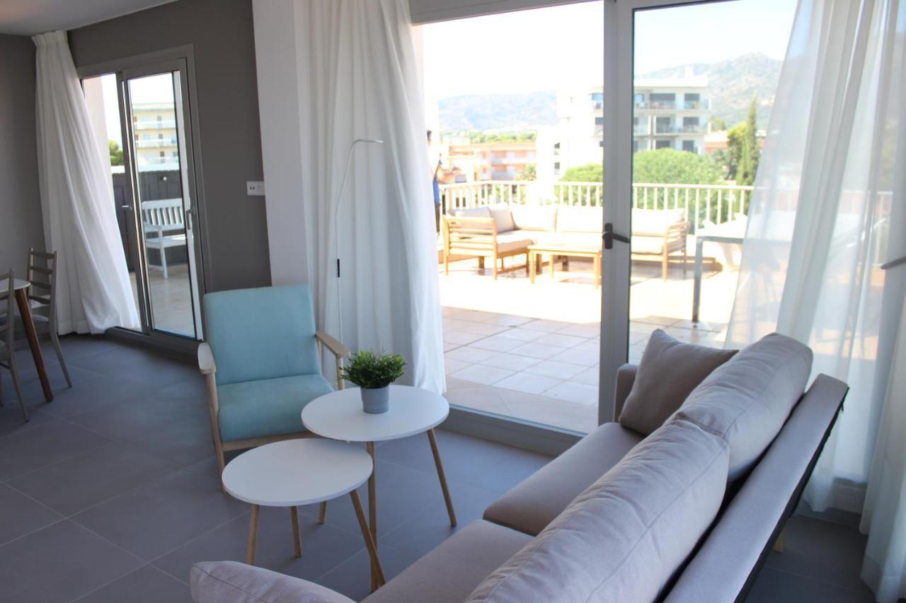 Beautiful Loft, Huge Sunny Terrace, View Over The Beach And Sea Rosas Exterior foto