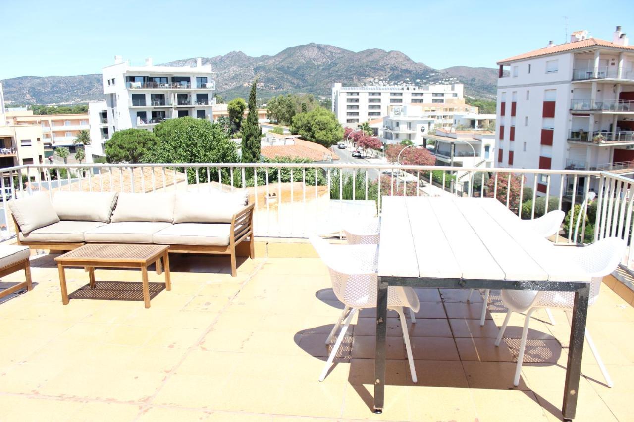Beautiful Loft, Huge Sunny Terrace, View Over The Beach And Sea Rosas Exterior foto