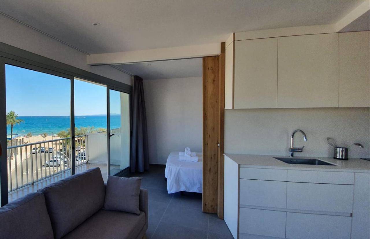 Beautiful Loft, Huge Sunny Terrace, View Over The Beach And Sea Rosas Exterior foto