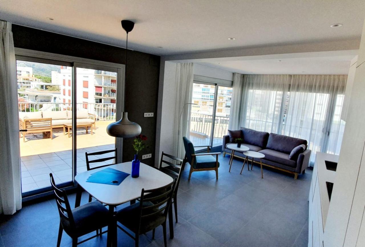 Beautiful Loft, Huge Sunny Terrace, View Over The Beach And Sea Rosas Exterior foto