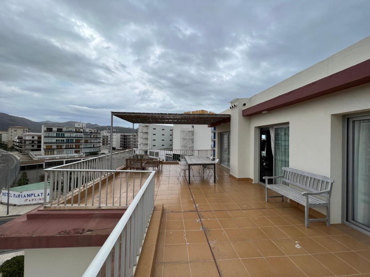 Beautiful Loft, Huge Sunny Terrace, View Over The Beach And Sea Rosas Exterior foto